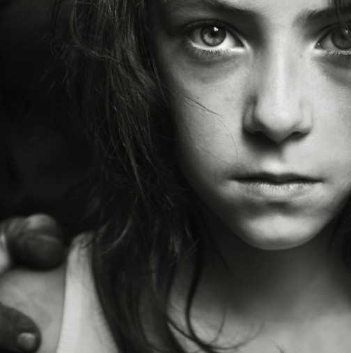 Тя приела поканата за приятелство във Фейсбук: Не си представяла, че с нейната малка дъщеря ще се случи нещо подобно...