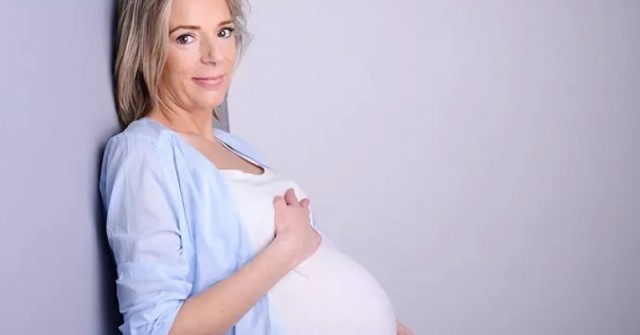Вече съм на 51 - трябва да мисля за внуци, но току-що станах майка за първи път. Никой не ме разбира