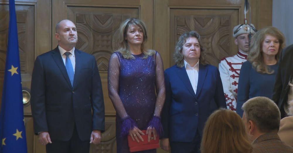 Румен Радев на традиционния прием по случай 24 май, жена му с красива рокля