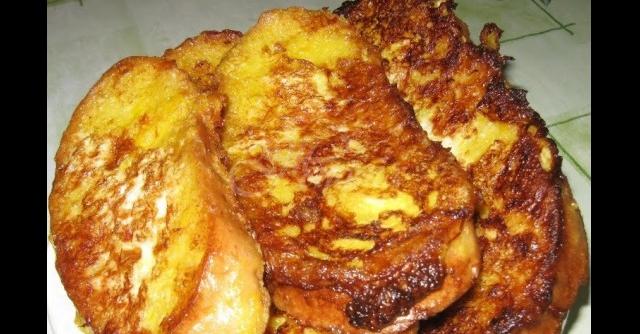 Всички си топят пържените филийки в яйце   сега ще ви кажа аз какво им слагам и стават пухкави като мекички: