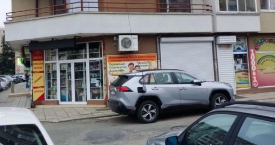 Ето как родният гений зарежда електричка, мрежата прегря СНИМКА