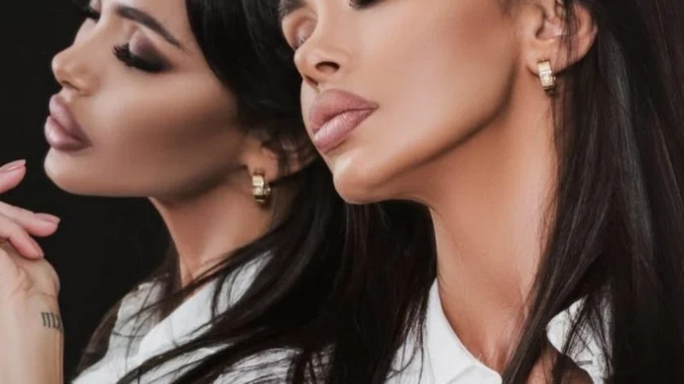 Тежък грим, джуки, но ВЪЗМЪЖАЛО ЛИЦЕ: Вижте Мара Отварачката без фотошоп! (РЕАЛНИ СНИМКИ)