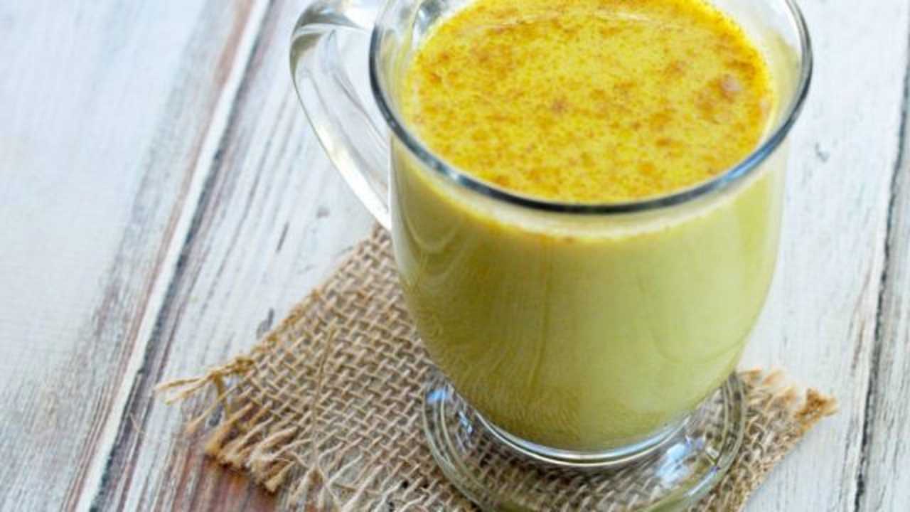Кисело мляко, лимон и куркума и се стопявате за две седмици