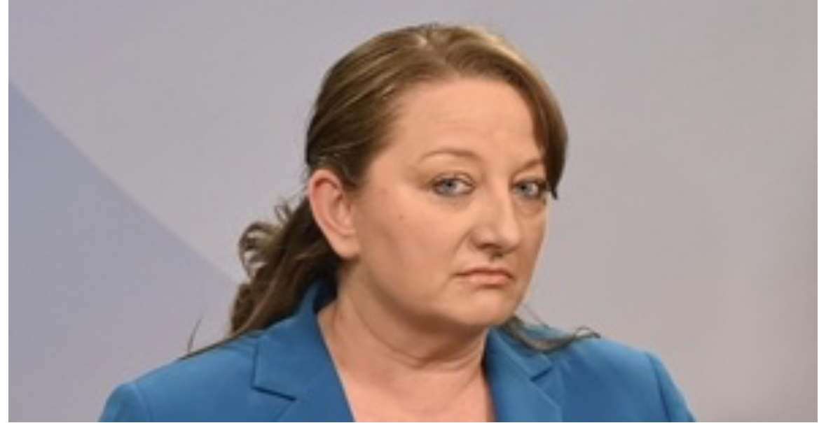 Сачева: Радев не може да отсее зърното от плявата