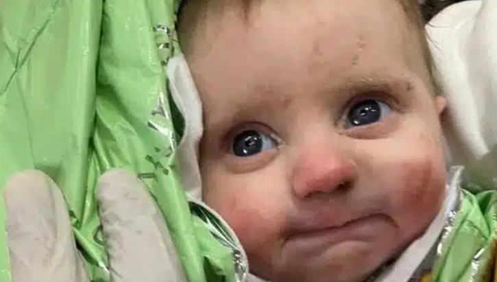 Бебето-чудо, оцеляло от трагедията в Турция се събра с майка си