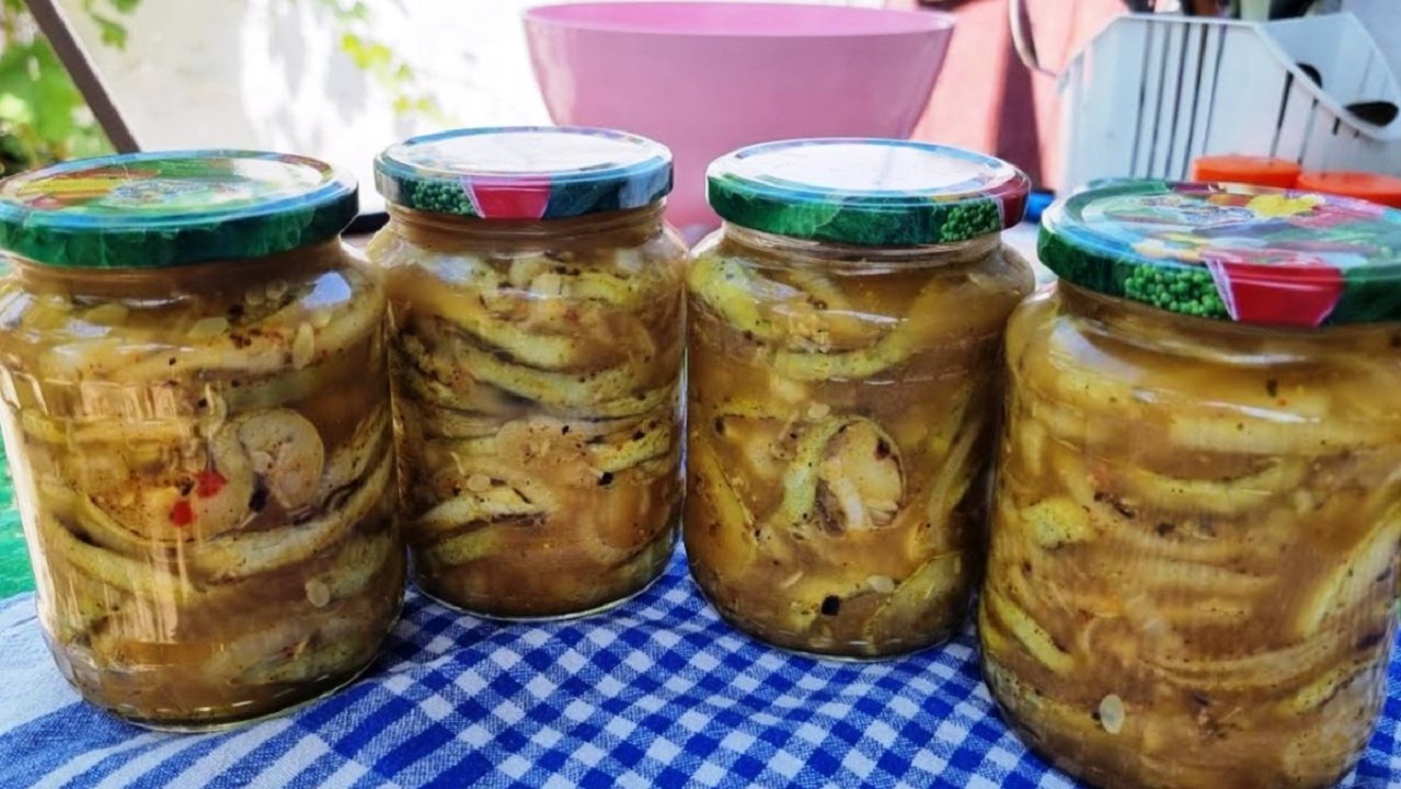 Тиквички за зимата в буркани: Ароматни и вкусни