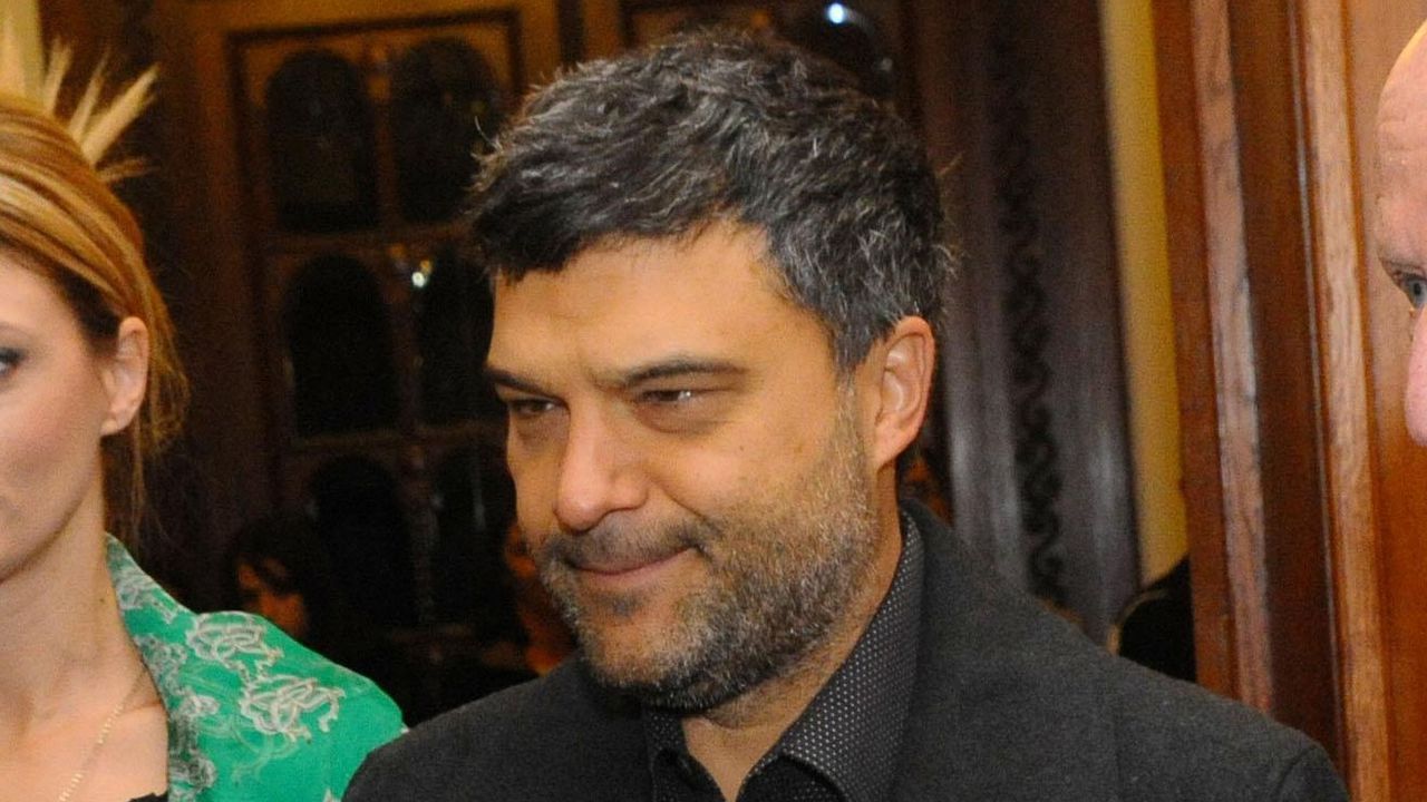 Погребват Тодор Славков в затворен ковчег