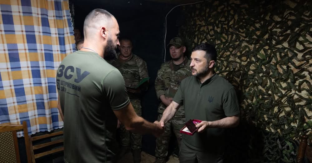 Зеленски от фронта в Харковска област: За Русия се бият наемници от Азия и Африка