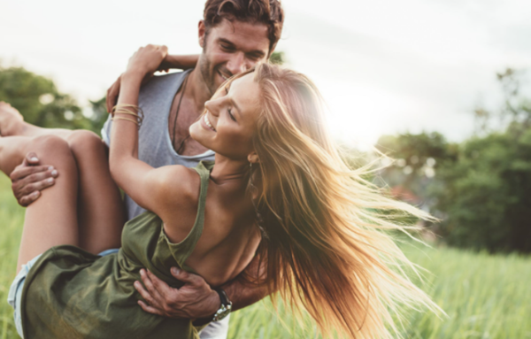 Според зодията: Как партньорът ви доказва, че ви обича, без дори да проговори и дума