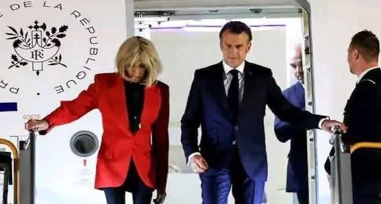 СЕМЕЕН СКАНДАЛ: Първата дама ШАМАРОСА Макрон (ВИДЕО)