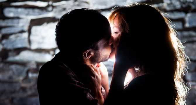 Какво ни казват различните целувки? Какви емоции има скрити в тях?