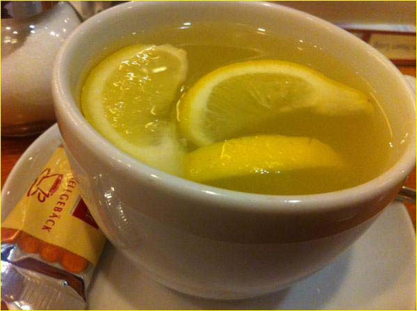 Какво ще стане, ако сутрин вместо кафе пием топла вода с лимон