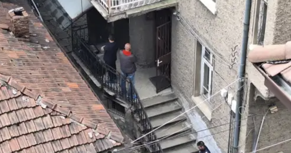 Мистериозен труп в къща в София, районът е под полицейска блокада